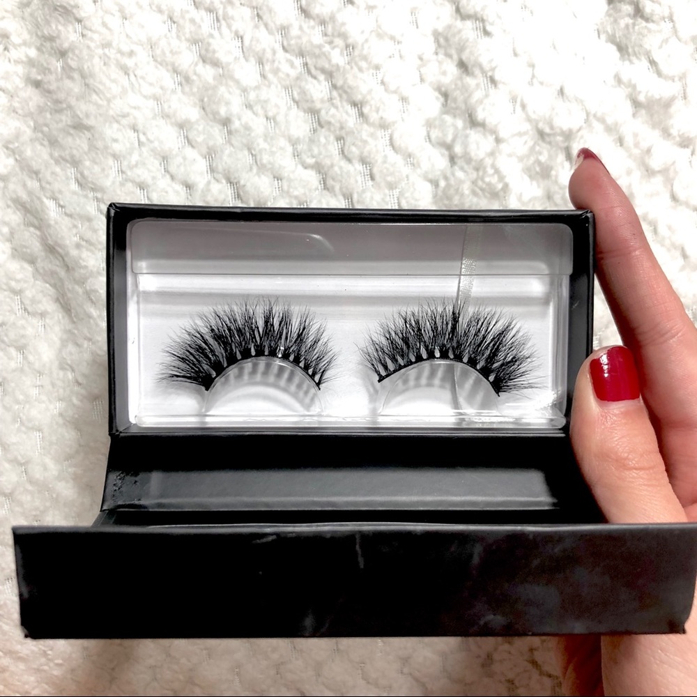 lilly lashes (carmel)
